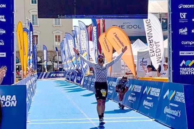 Un fost arbitru din județ face senzație la triatlon! Aur pentru Alexandru Bălan la Timișoara Triathl