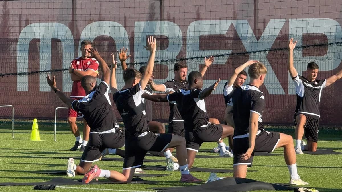 Un titular de la Rapid are INTERZIS să iasă din România și să meargă în cantonament: „Șanse minime!”