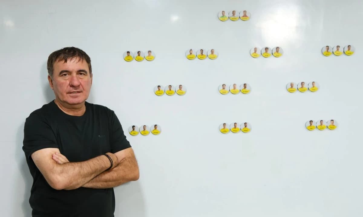 Ungurii s-au agitat când au văzut selecția lui Gică Hagi, iar acum Panduru pune degetul pe rană: „Ne