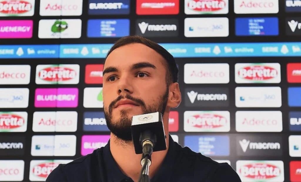 Universitatea Craiova, gata să cedeze un jucător în Serie A