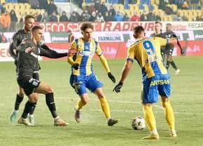Universitatea Craiova - Petrolul, duel-pansament pentru campioana României » Echipele probabile + Ce