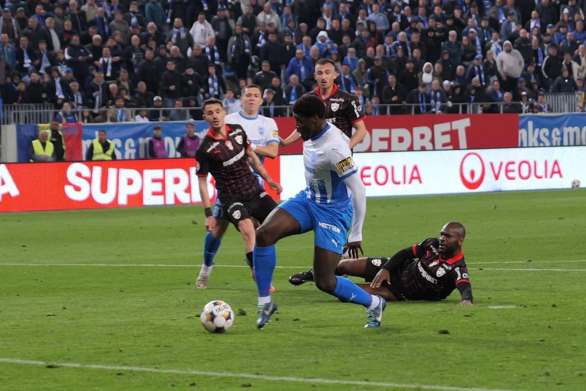Urmează suspendarea după greșeala de arbitraj care a decis Craiova - Dinamo?!