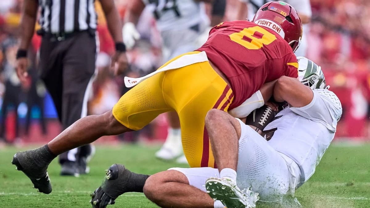 USC suspends LB Stephens after ejection for hit on Oregon QB Moore