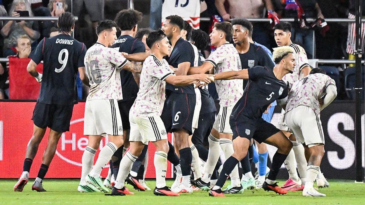 USMNT gets into bench-clearing brawl after Chilean player kicks at goalkeeper in closing seconds of