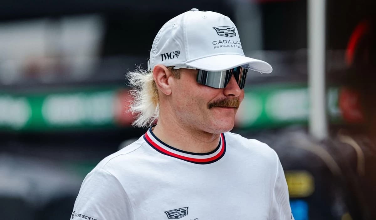 Valtteri Bottas a călătorit cu bicicleta din Malaysia până în Singapore! Pilotul Cadillac a parcurs