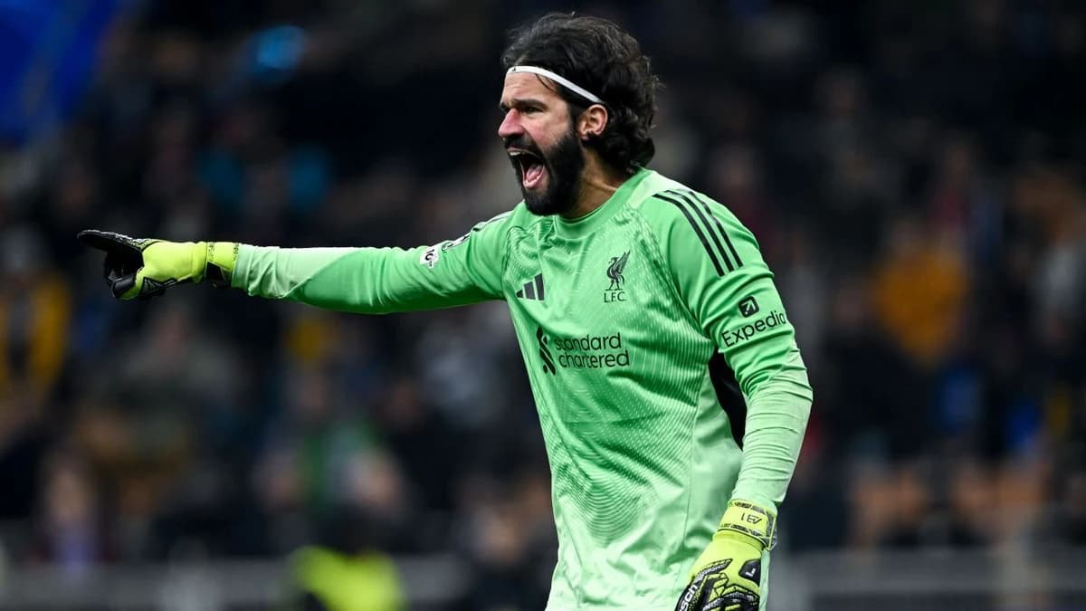 Van Dijk: 'Big blow' if Alisson leaves Liverpool