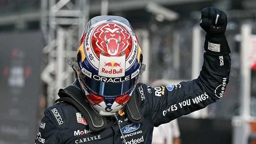 Verstappen on pole in Malaysia ahead of Hamilton