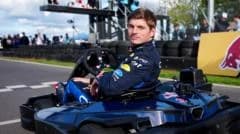 Verstappen passes 100 amateur karters in 14 laps in exhibition race