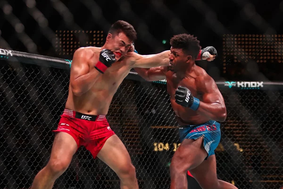 Video: Alonzo Menifield destroying Zhang Mingyang at UFC Macau
