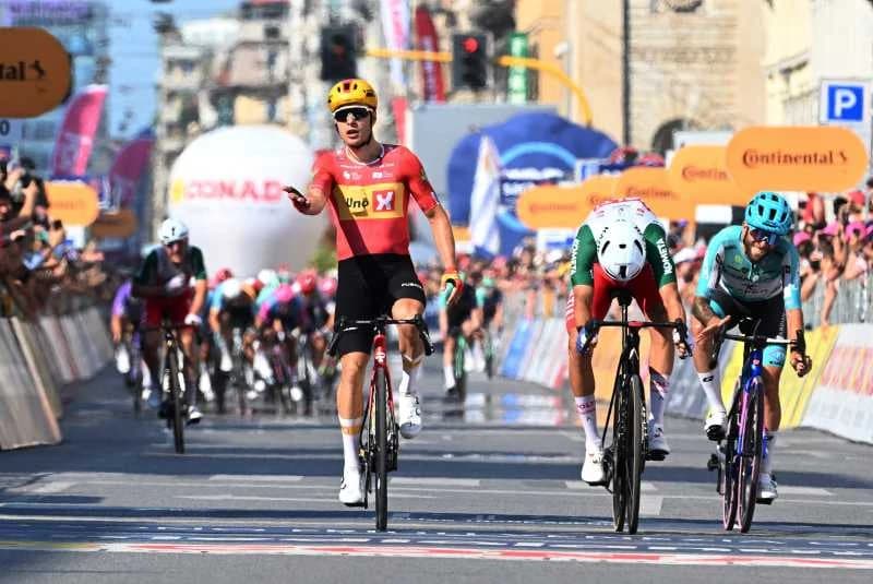 VIDEO Ciclism: Norvegianul Fredrick Dversnes, învingător în etapa a 15-a a Turului Italiei