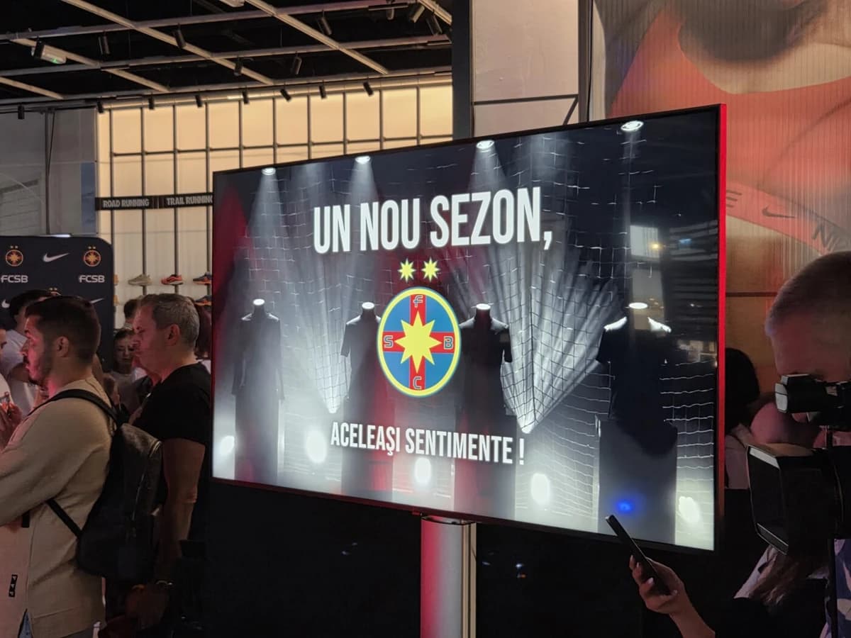 VIDEO Cum arată noul tricou FCSB pentru sezonul 2026-2027! Show la prezentare cu Bîrligea şi Tănase: