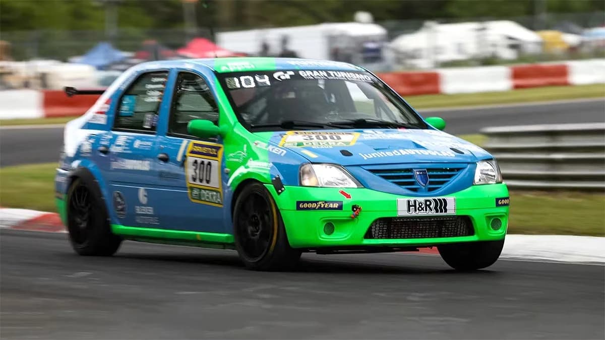 (VIDEO) O Dacia Logan a furat inimile la cursa de 24 ore de pe Nurburgring, amintind că motorsportul