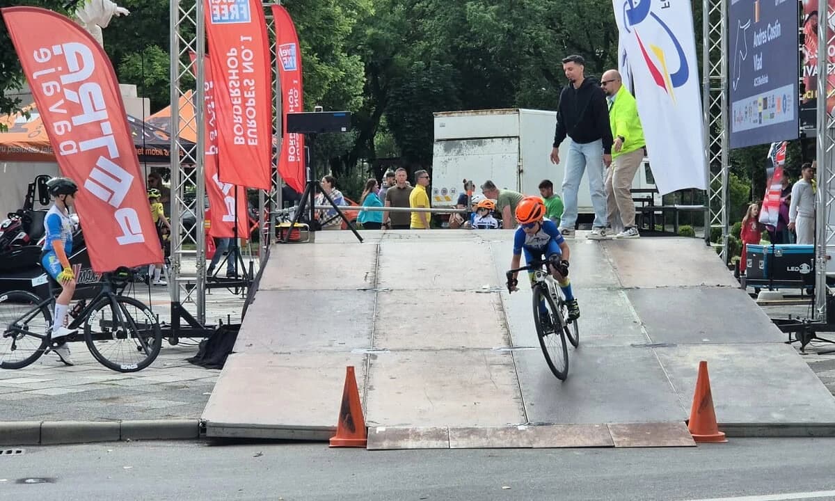 VIDEO: Trofeul Alba Iulia 2026 la ciclism - Cupa României și cursă pentru copii. Adrenalină și energ