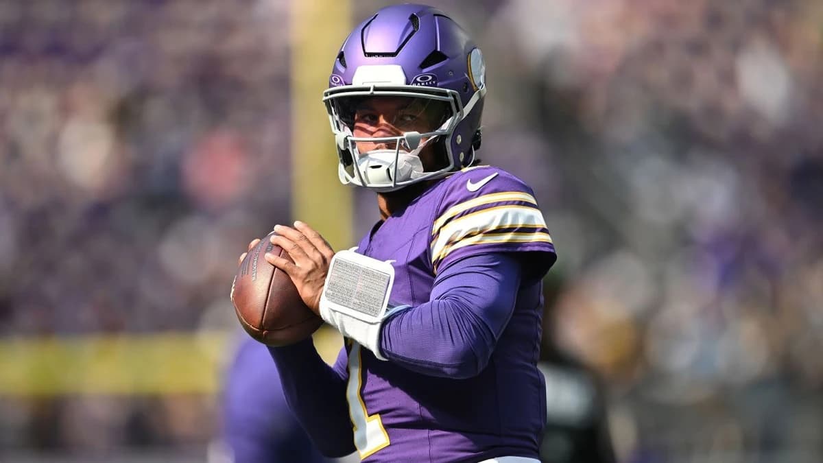 Vikings QB Murray being evaluated for concussion after hard hit