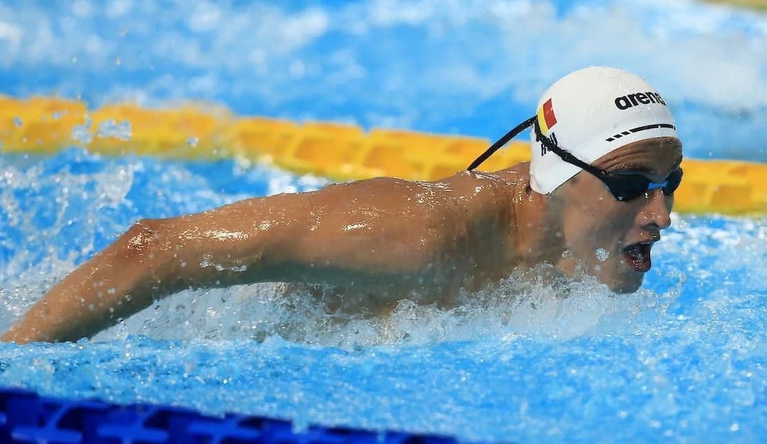 Vlad Mihalache, record național și calificare în semifinale la 50 de metri fluture, la Europenele de