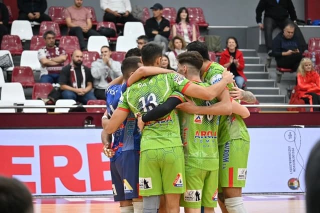 Volei masculin: Arcada Galaţi, a doua finalistă a Diviziei A; adversară: campioana Dinamo Bucureşti