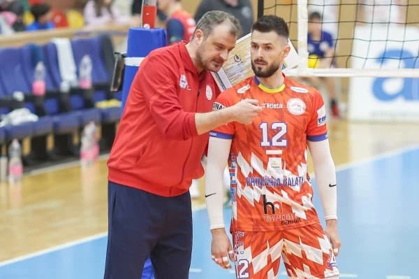 Volei masculin: Arcada Galati câștigă primul meci al finalei Diviziei A1 cu Dinamo