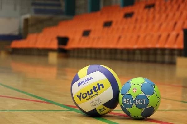 Volei masculin: Arcada Galaţi - Dinamo Bucureşti, 2-2 la general, în finala Diviziei A