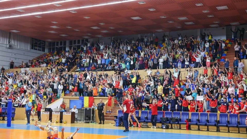 Volei masculin: Arcada Galaţi - Dinamo Bucureşti, 2-2 la general, în finala Diviziei A