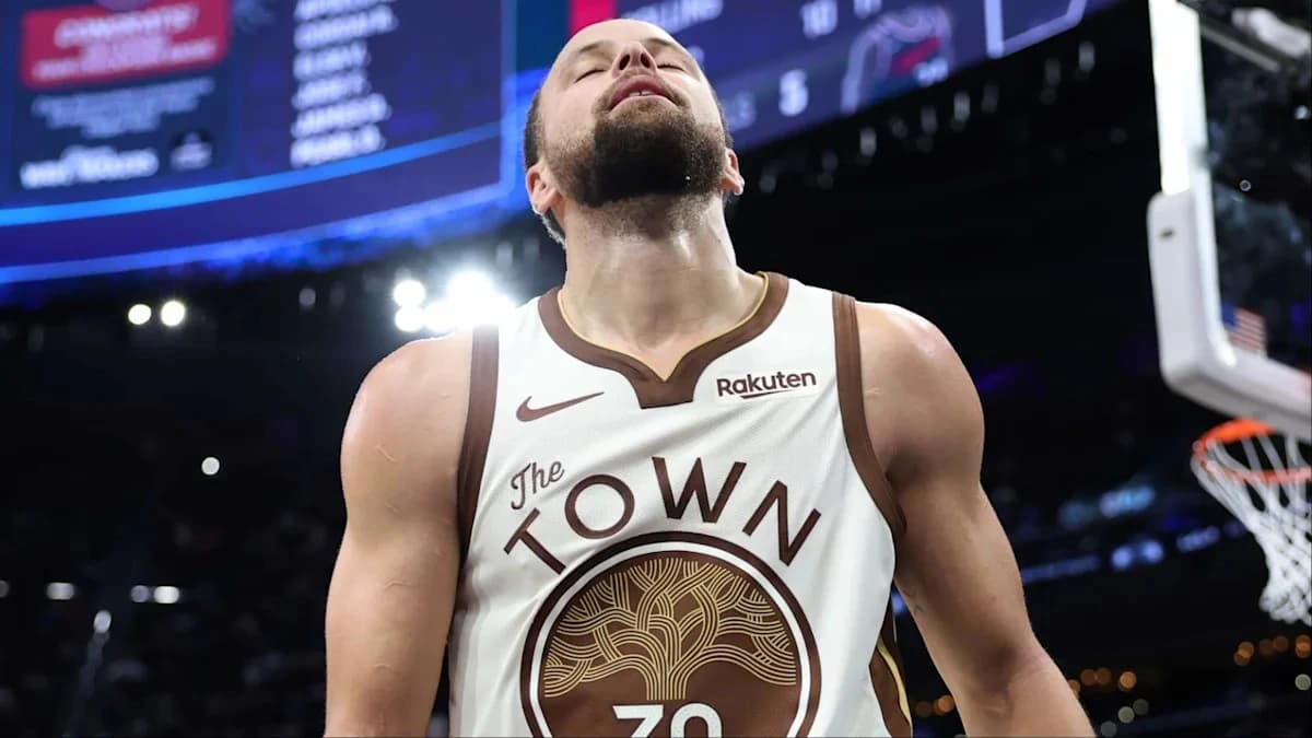Warriors Get Alarming Stephen Curry Update After Quiet Offseason
