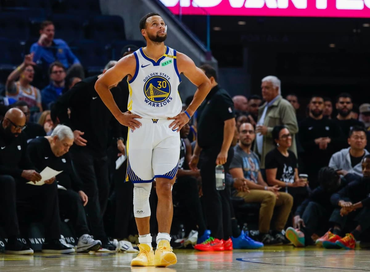 Warriors’ Steph Curry sprains right ankle during scrimmage, coach says he’s ‘fine’