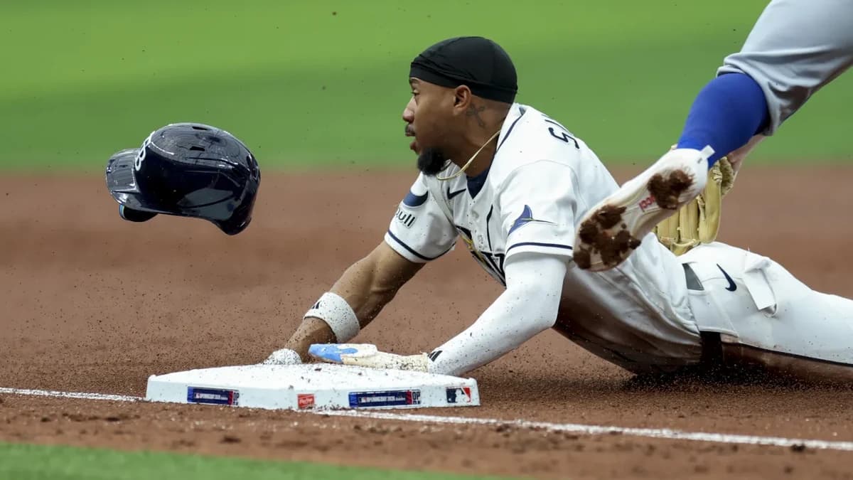 Watch Rays' Chandler Simpson slam into wall for unbelievable catch in World Series Game 3