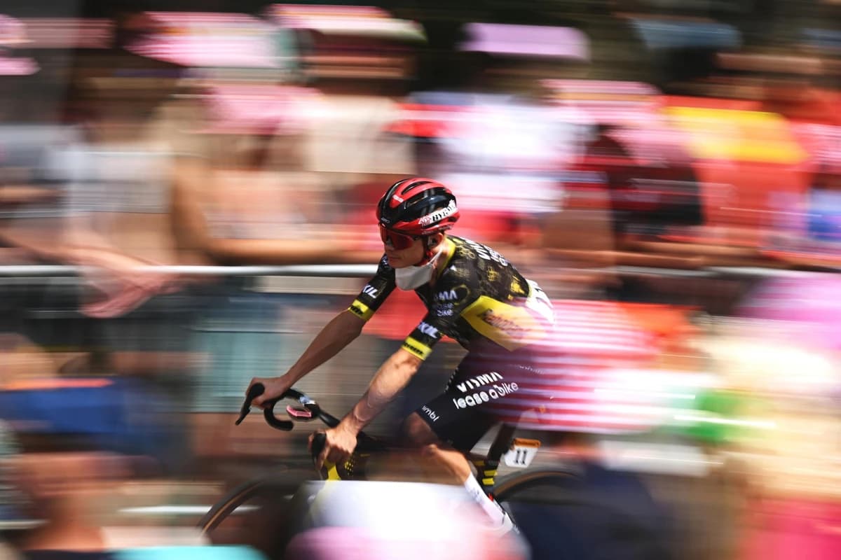 'We had no plan B' โ With Jonas Vingegaard out of the Tour de France, how do shell-shocked Visma-Lea