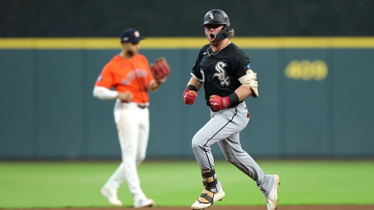 White Sox continue to 'believe,' score 1st playoff series win since 2005