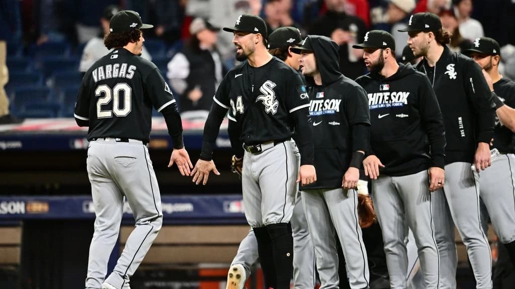 White Sox stay perfect, look to clinch at home for first time in 126 years