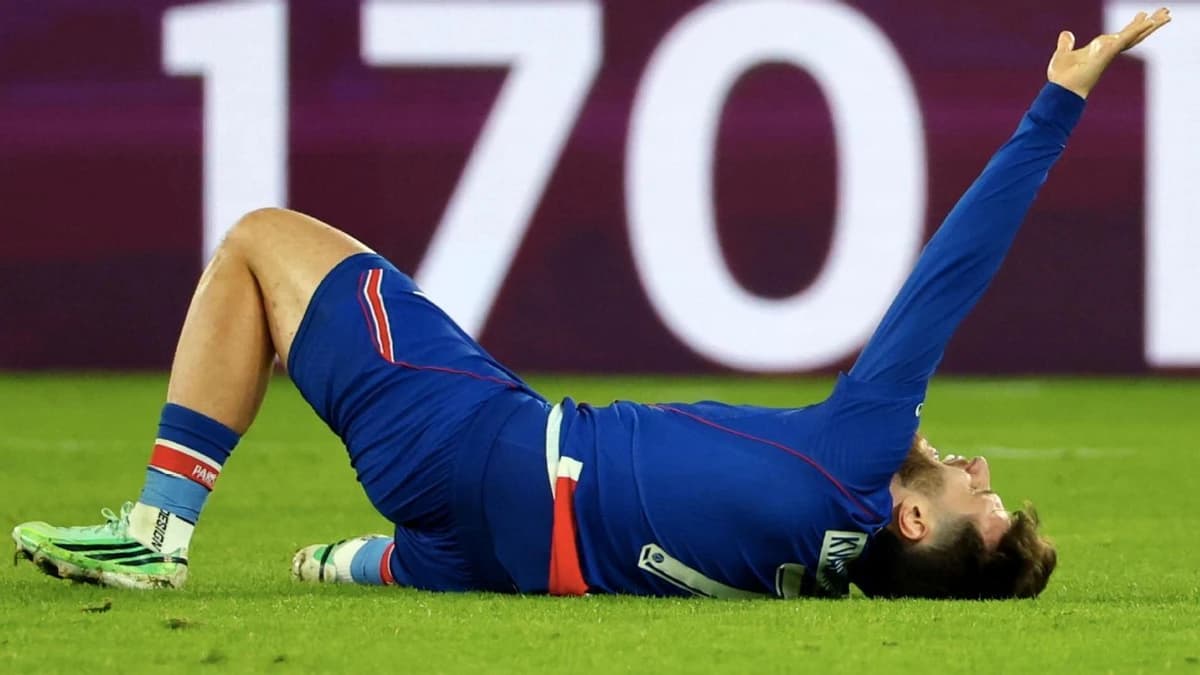 'Why me?': PSG's Kvaratskhelia ruptures ACL