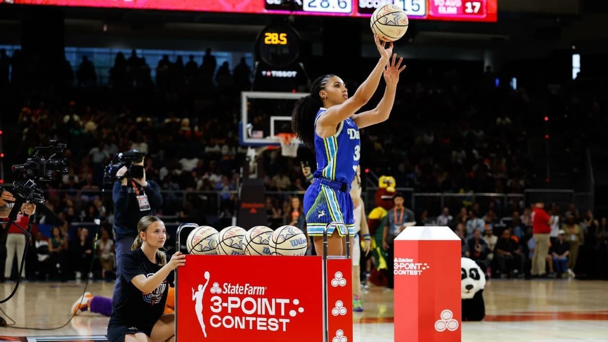 Wings' Fudd first rookie to win 3-point shootout