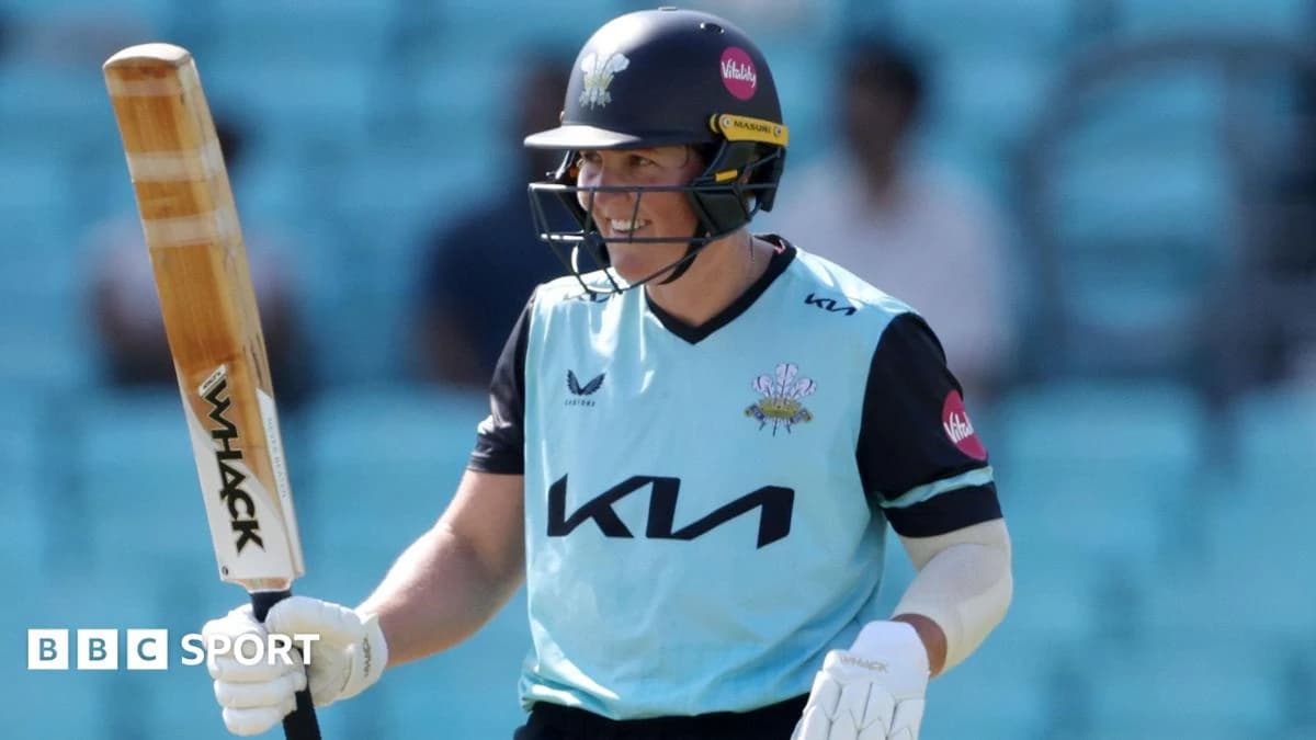 Women's T20 Blast: Surrey's Laura Harris hits fastest 50 in win over Warwickshire