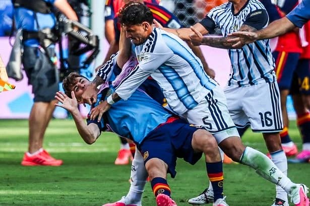 World Cup final LIVE: FIFA investigation launched after disgraceful Argentina throw punches at Spain