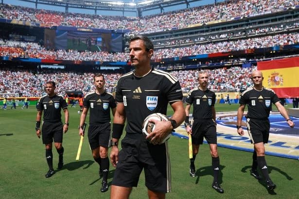 World Cup final referee Slavko Vincic quits football days later as statement released