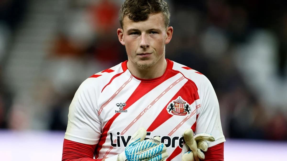 Wrexham sign Patterson in potential record deal