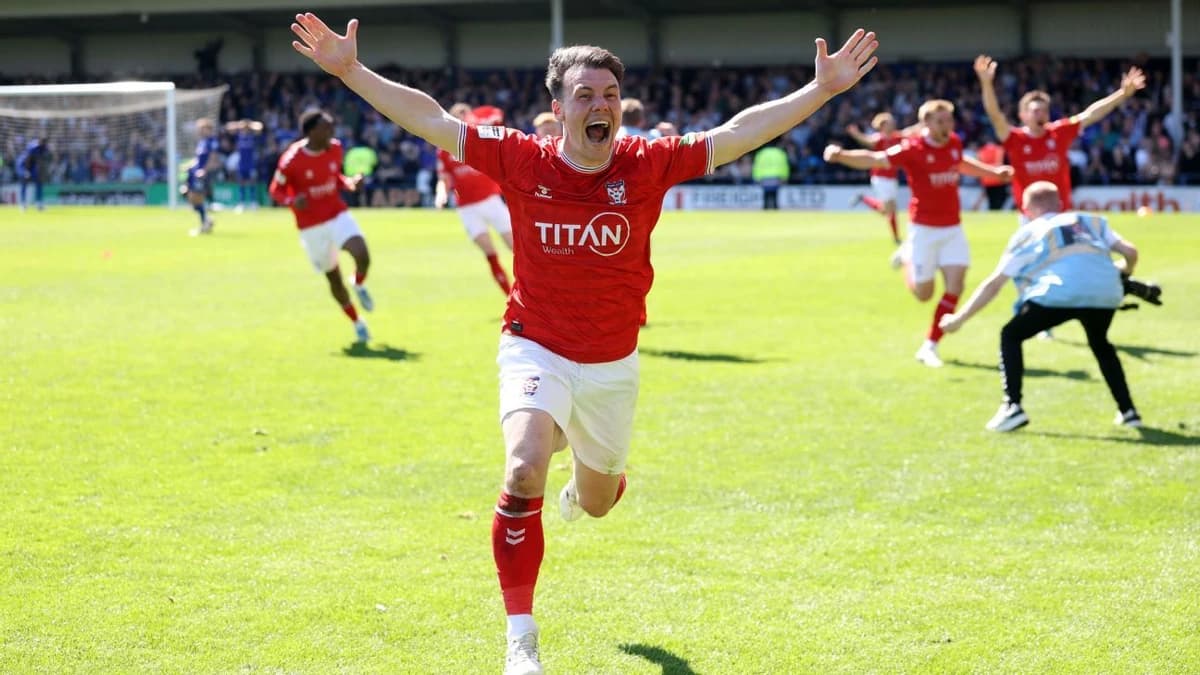 York dramatically beat Rochdale to promotion