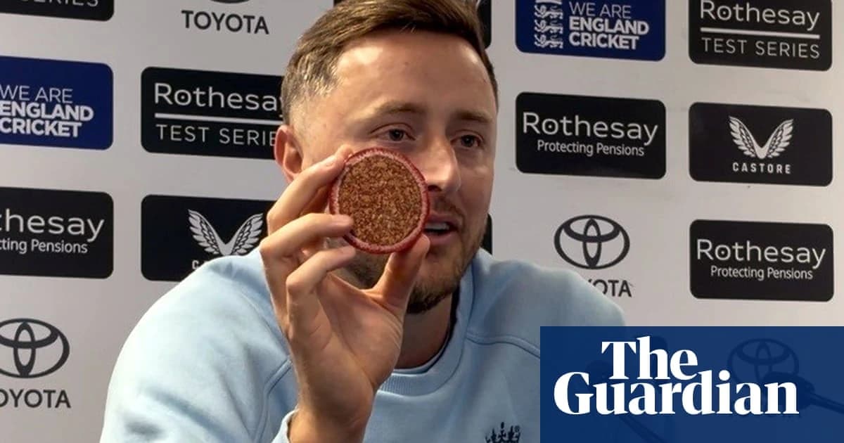‘You don’t have many halves’: Robinson and Tongue split cricket ball after heroics