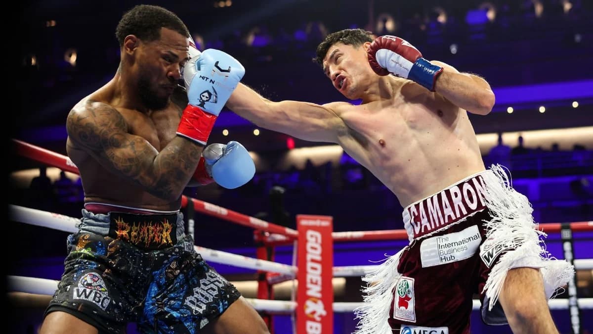 Zepeda overwhelms Roach to capture vacant WBC lightweight title